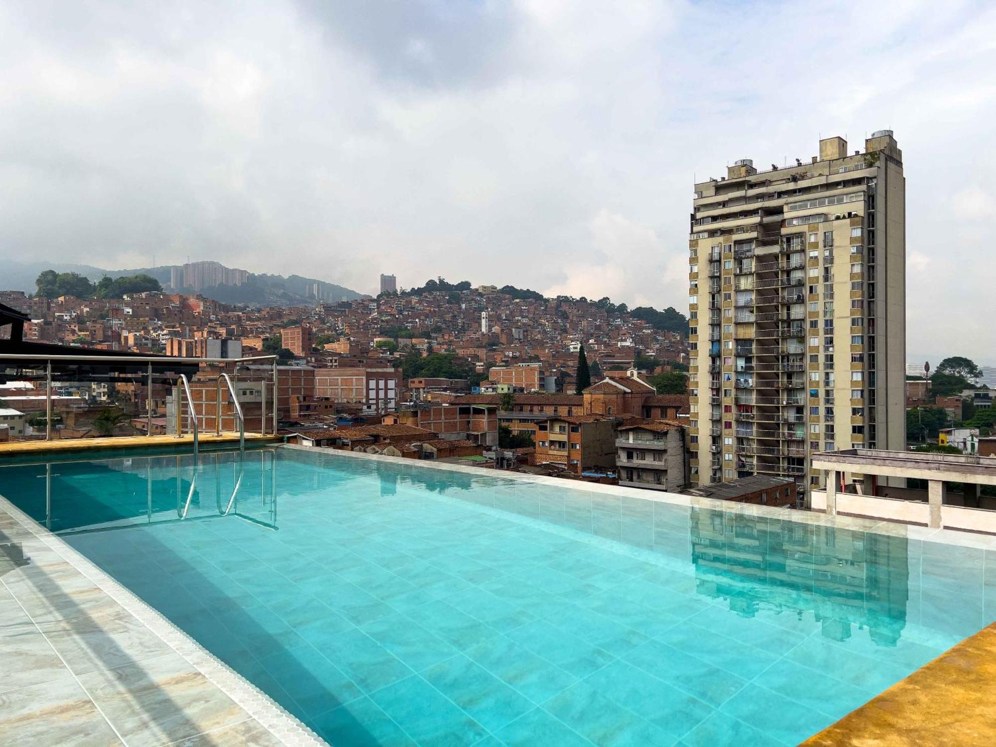 Apartahotel Medellín Eksteriør bilde