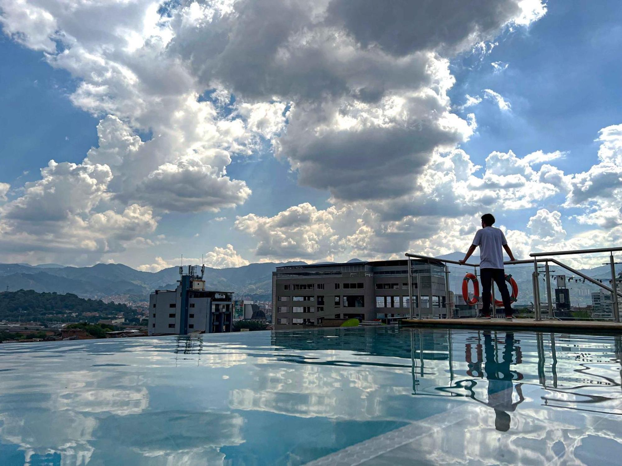 Apartahotel Medellín Eksteriør bilde